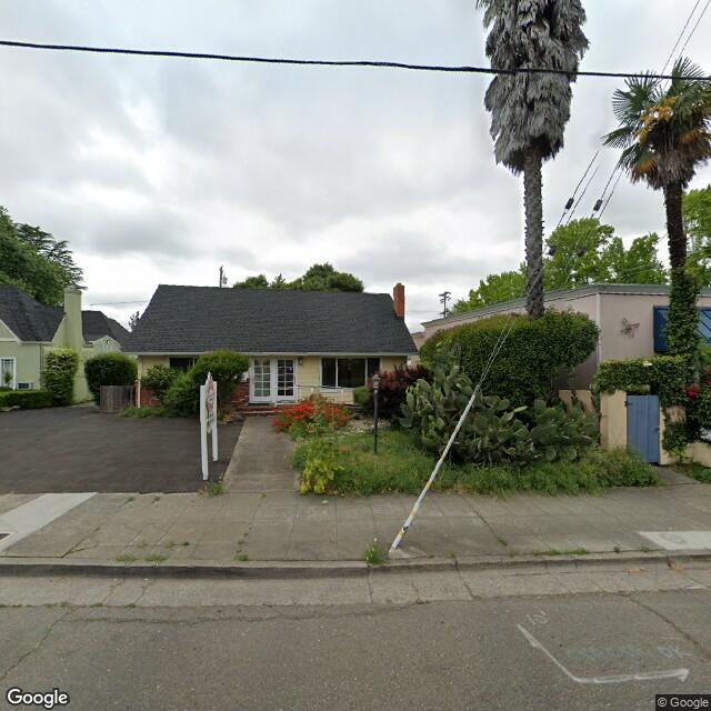 1819 4th St, Santa Rosa, CA 95404