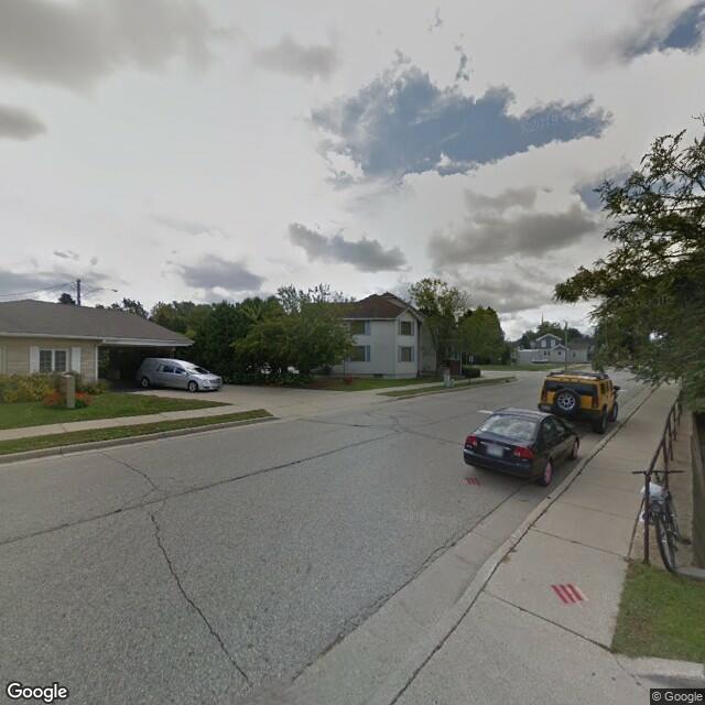 137 S Cross St,Oconomowoc,WI,53066,US
