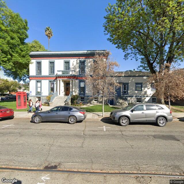 204 E Oak St, Visalia, CA 93291
