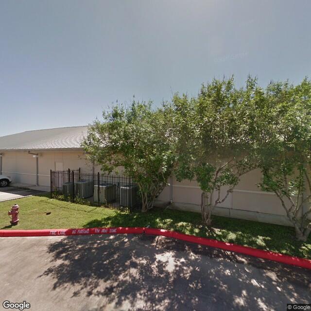 1650 E Winding Way Dr, Friendswood, TX 77546